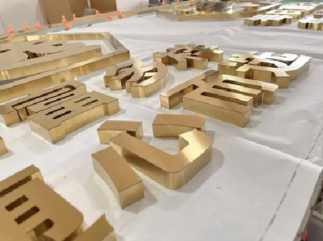  陇县拉丝不锈钢字的特点。